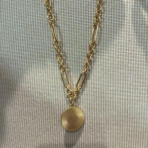 Alora Necklace Gold Pendant Medallion